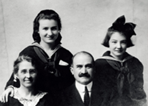アメリカからの宣教師、ローガン夫妻と娘たち（メリー、マーサ）